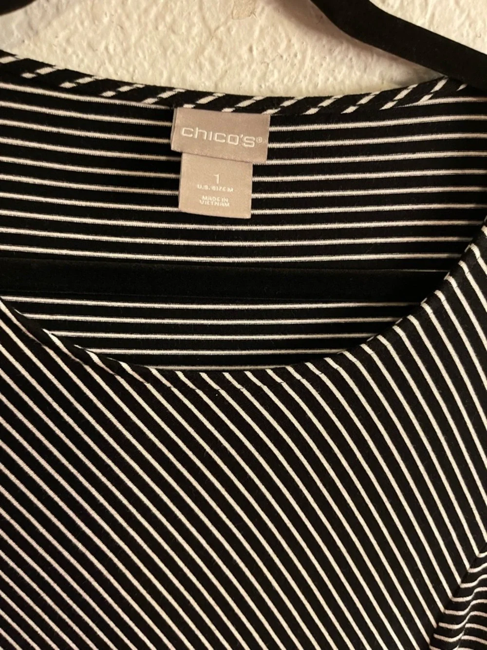 Chico's Black & White Diagonal Stripe Scoop Neck Tunic with Pockets - Picture 3 of 6